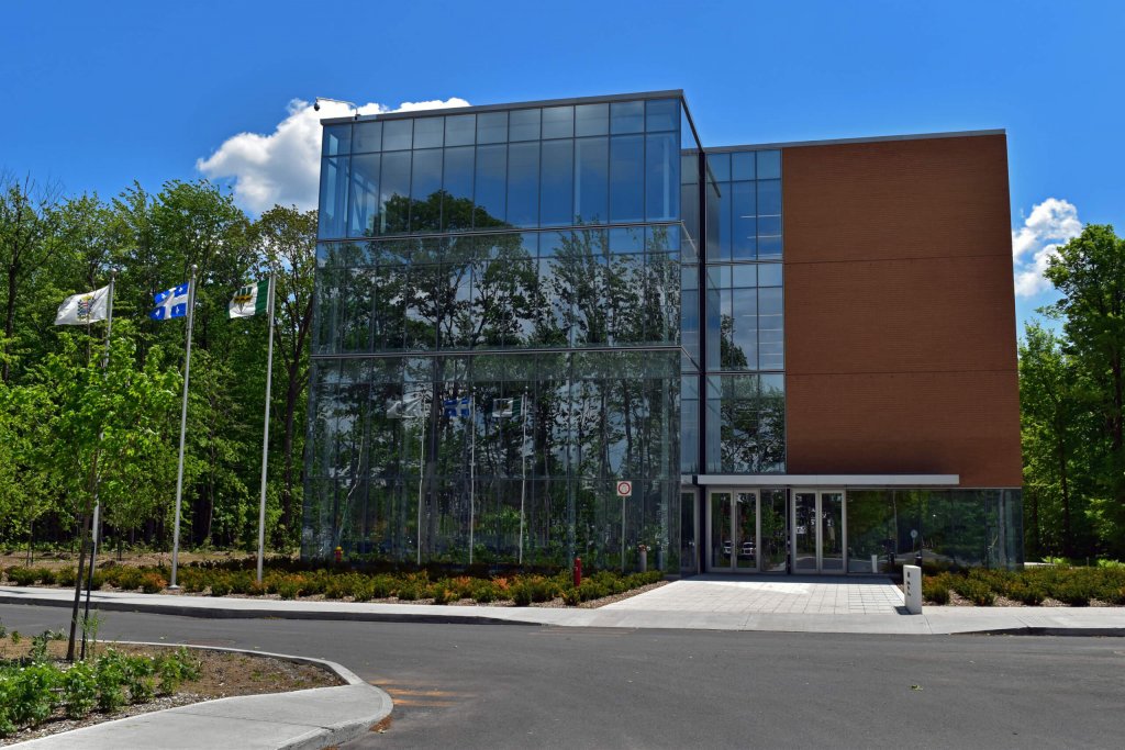 Campus de l'UQTR à Drummondville. • Néo UQTR