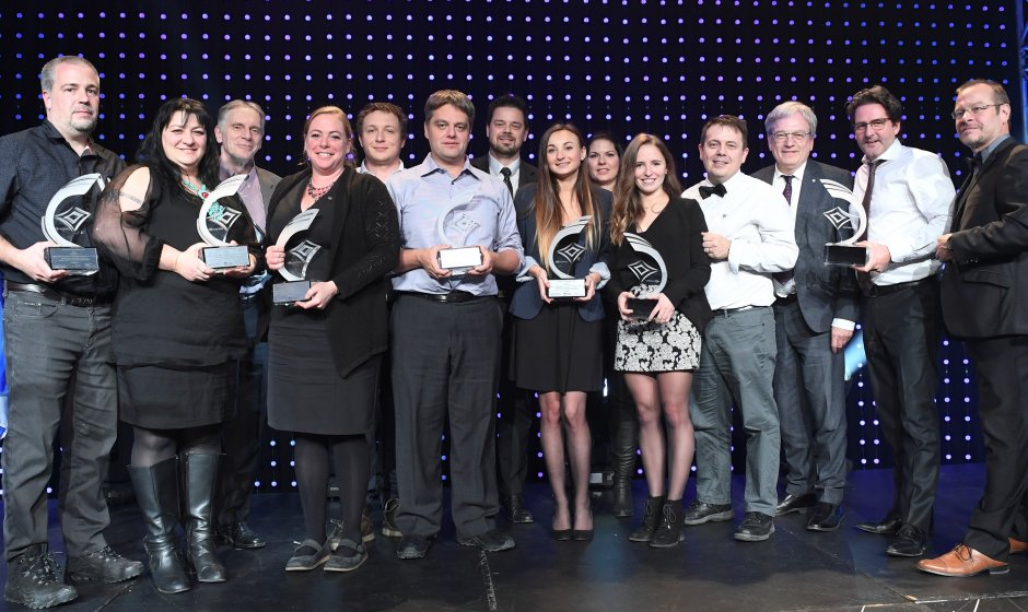 L’équipe lauréate du Prix partenariat technologique – coup de cœur du public du 28e Gala des Prix Innovation de l’Association pour le développement de la recherche et de l’innovation du Québec (ADRIQ).