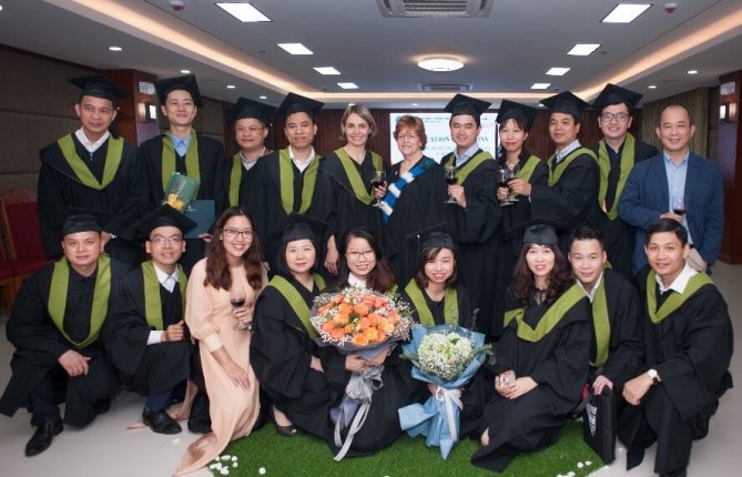 Nouvelle cohorte de 18 diplômés de l’UQTR au Vietnam