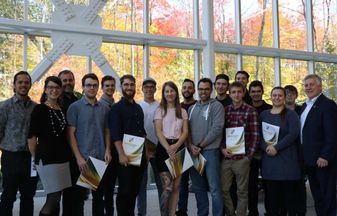 Quinze étudiants en génie mécanique se partagent 30 000 $ en bourses