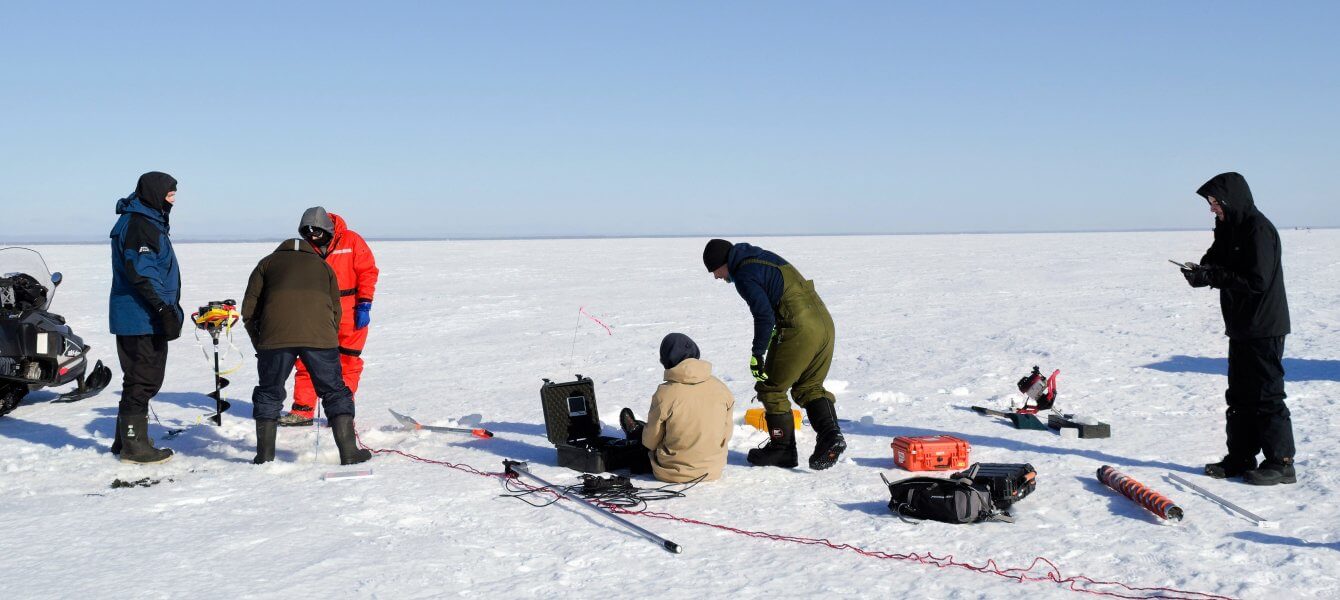 Recherches hivernales sur le lac Saint-Pierre: étudier les liens entre glace, plantes aquatiques et inondations