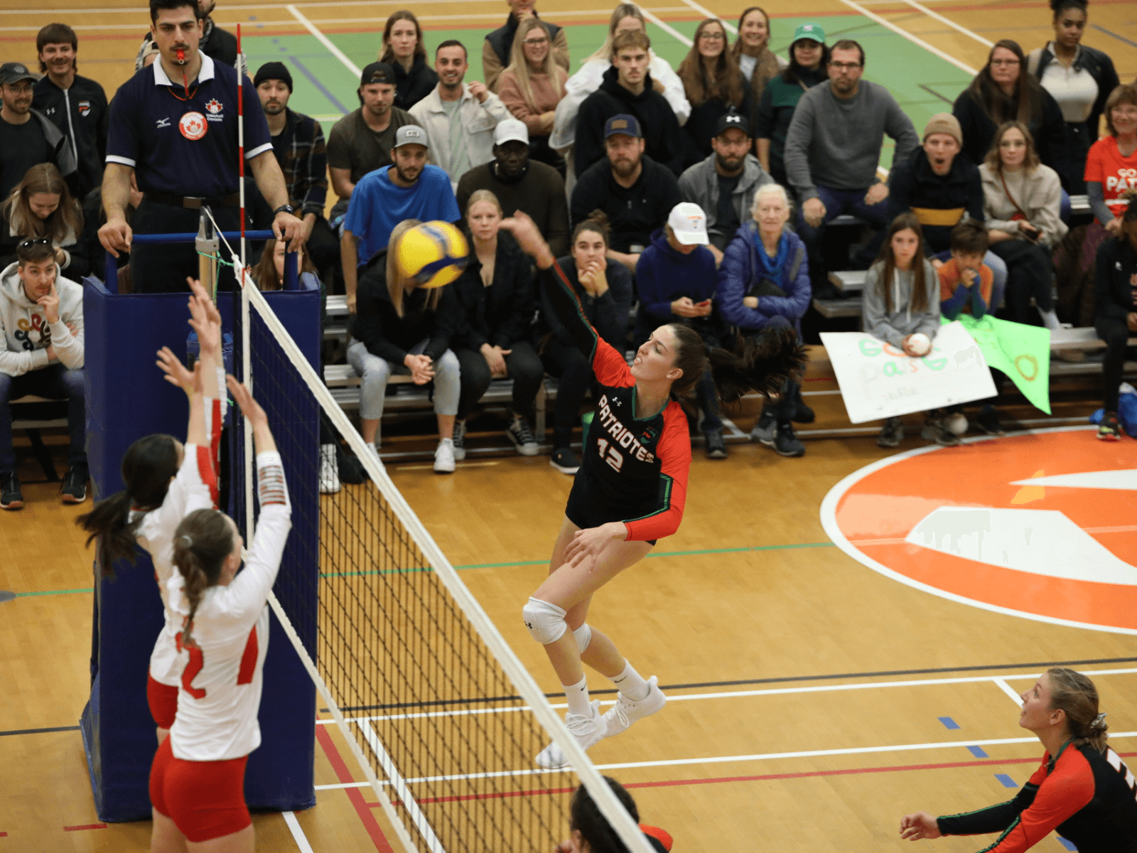 Volleyball: revers en lever de rideau