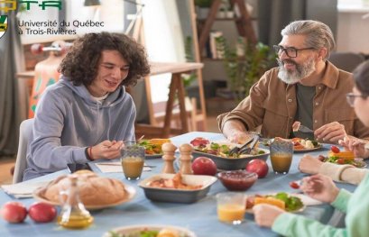 Étude des associations entre les caractéristiques des repas en famille, les comportements alimentaires et l’image corporelle des adolescent(e)s