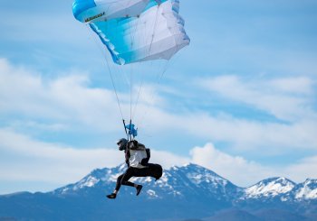 Développer la recherche sur le parachutisme grâce à de nouveaux partenariats européens