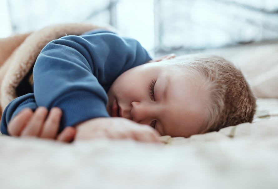 Le sommeil n’est pas qu’une question de nuit : comprendre la sieste chez les enfants de 2,5 à 6 ans