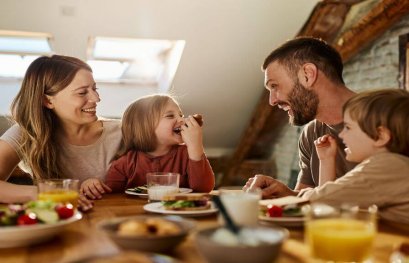 Étude des associations entre les caractéristiques des repas en famille, les comportements alimentaires et l’image corporelle chez les parents