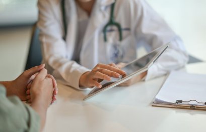 La prise de décision partagée pour la prévention de la survenue d’un ulcère des pieds diabétiques en soins primaires : développement d’un outil d’aide à la décision et perspectives sociales de son utilisation
