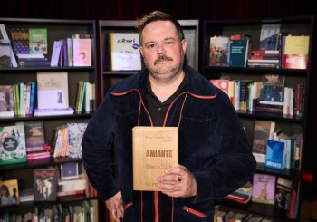 Sébastien Dulude remporte le Prix des libraires pour son livre Amiante