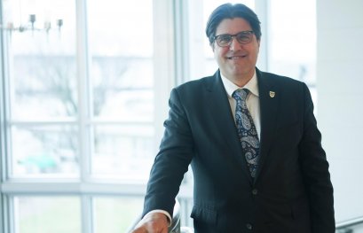 Québec officialise le renouvellement du recteur Blanchette