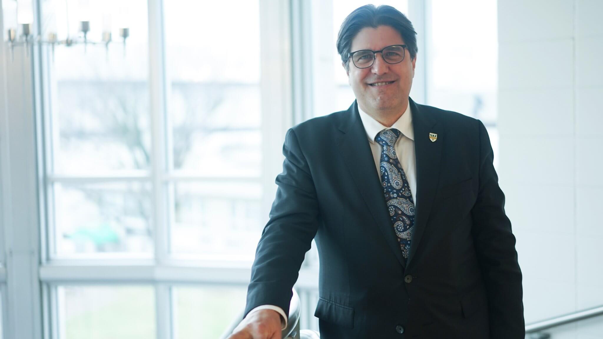 Québec officialise le renouvellement du recteur Blanchette