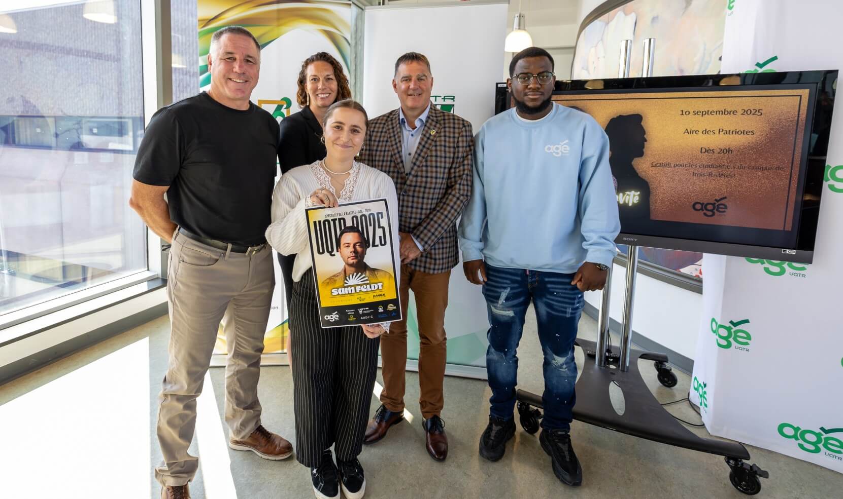 Soirée festive sous le rythme de DJ internationaux