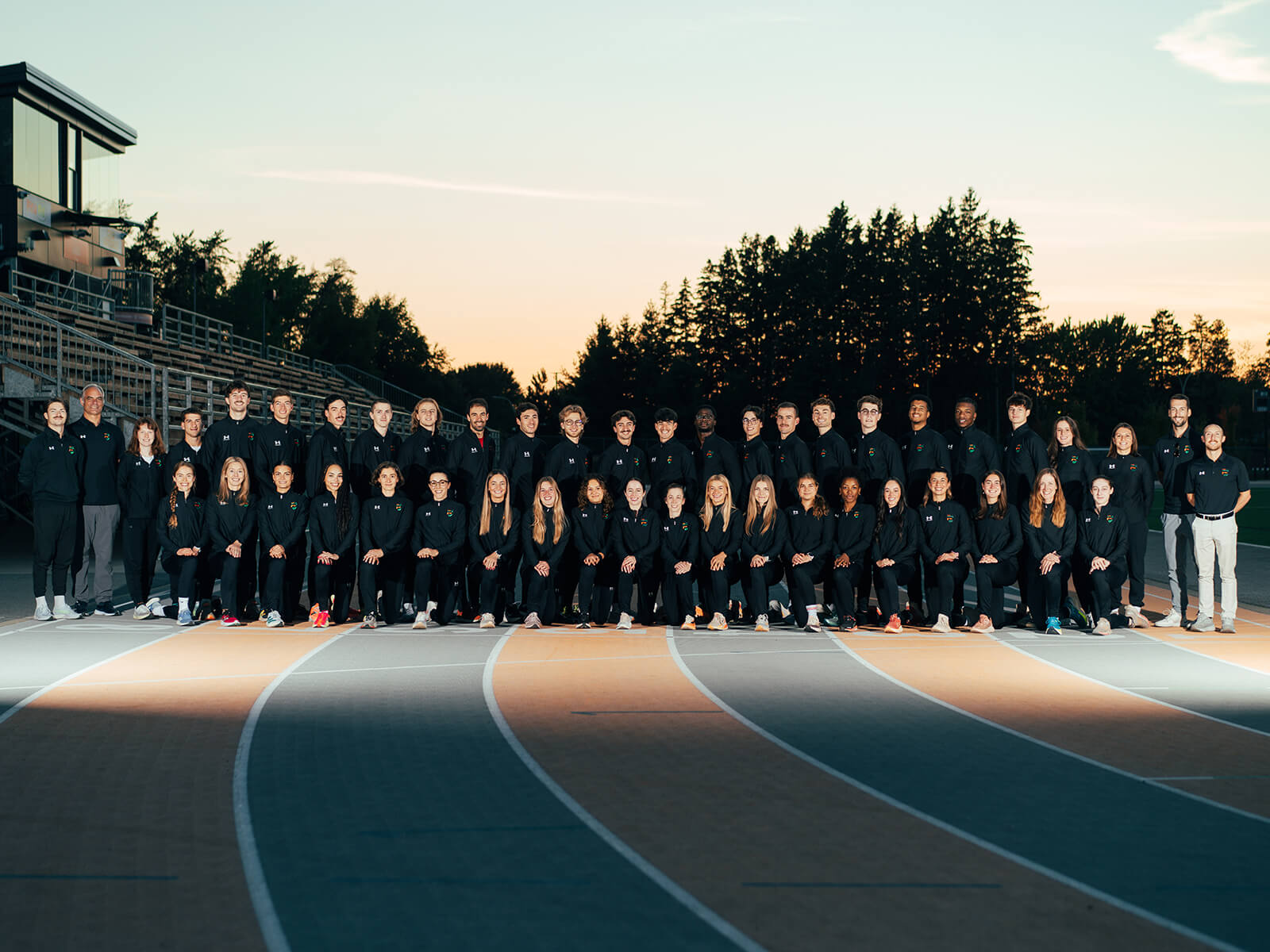 Des recrues inspirantes et une équipe soudée pour lancer la saison de cross-country