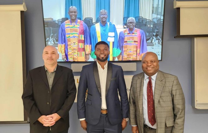 Étude du comportement thermomécanique, et en tribologie et de la durabilité des composites de fibres naturelles avec du polyéthylène vierge ou non: valorisation des résidus de polyéthylène par le développement d’écoproduits utiles