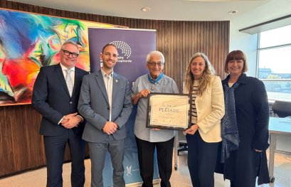 Gaston Bellemare reçoit la croix de commandeur de l’Ordre de la Pléiade