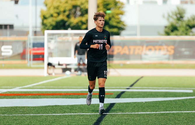 L’attaquant des Patriotes Alexandre Marcoux nommé athlète par excellence du RSEQ!