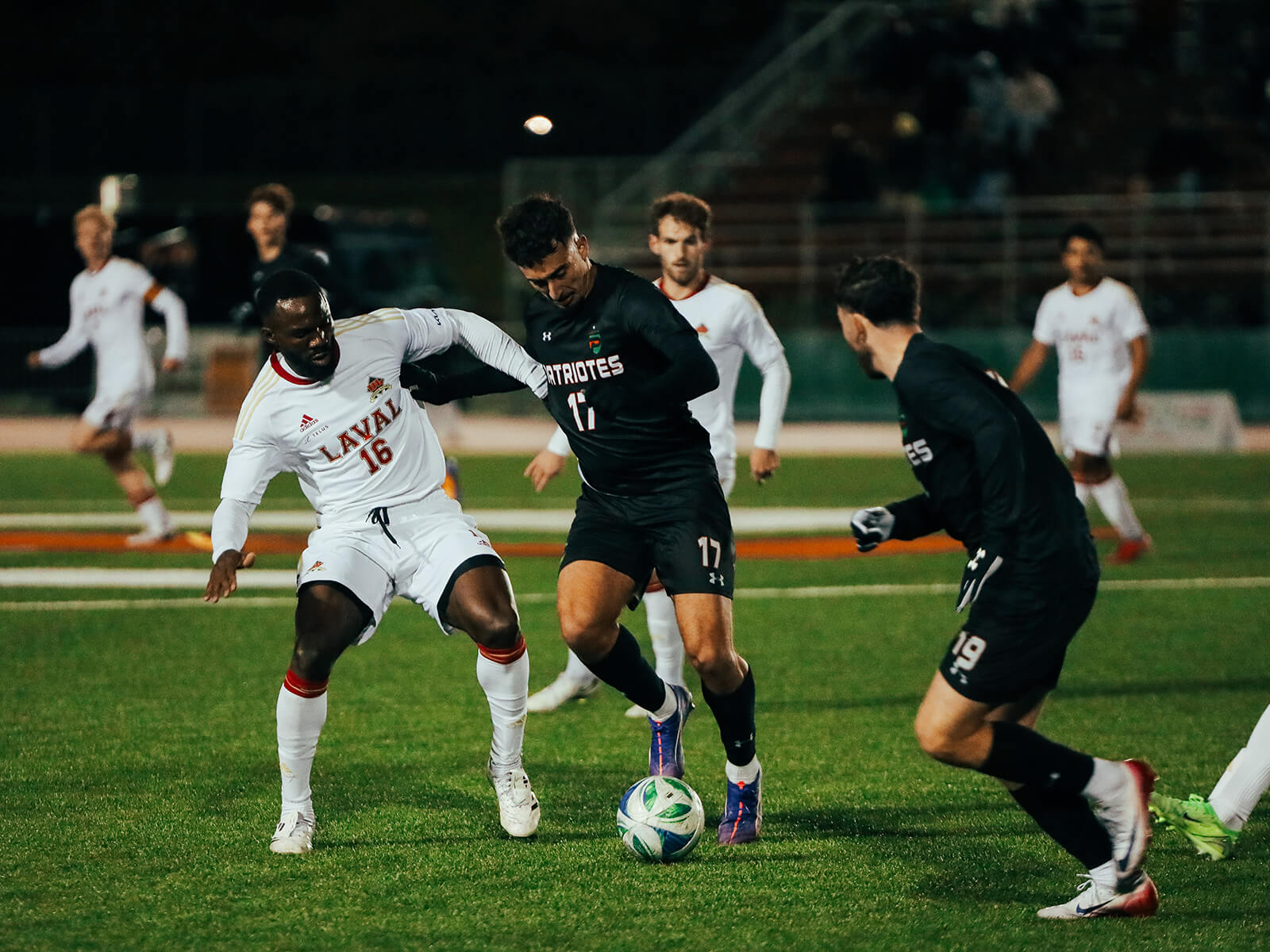 Les Patriotes s’inclinent 2-1 en demi-finale