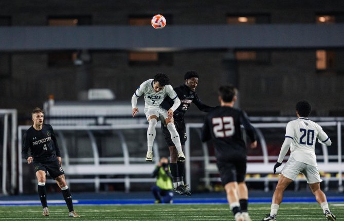 Les Patriotes s'inclinent 2-0 contre l'Université Mount Royal en demi-finale nationale