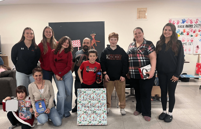 Une tradition qui perdure : la formation de Durnick Jean égaie le temps des Fêtes de jeunes enfants