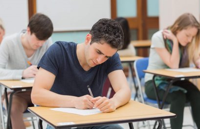 La clé pour réussir le TECFÉE : maitriser la compétence langagière