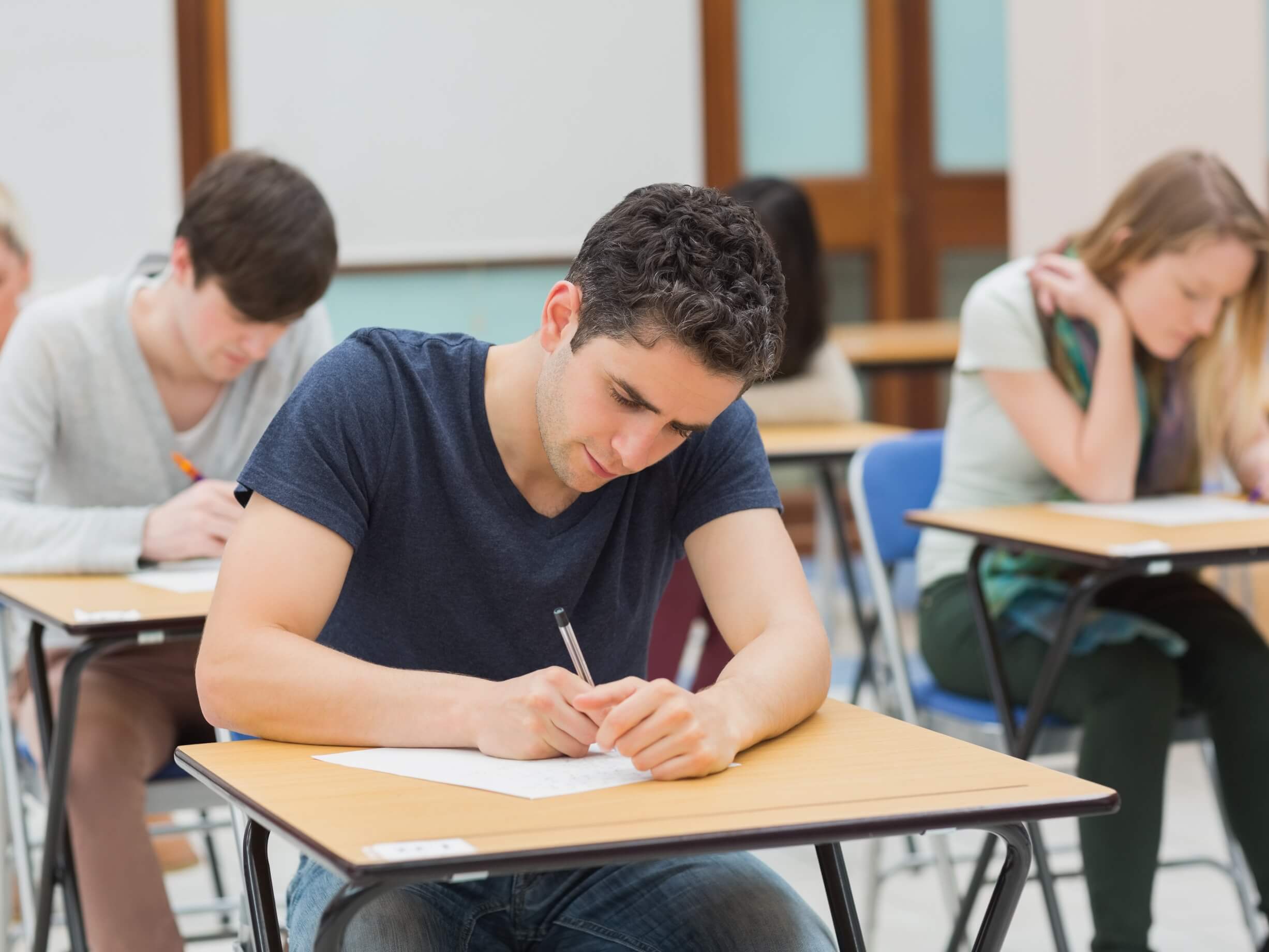 La clé pour réussir le TECFÉE : maitriser la compétence langagière