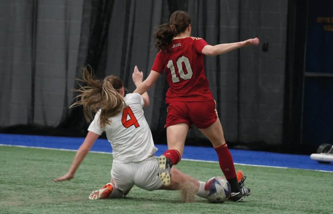 L'équipe féminine de soccer s'avoue vaincue en demi-finale