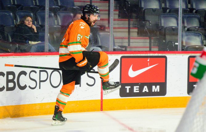 Conor Frenette propulse les Pats vers la finale nationale!