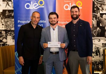 Conor Frenette reçoit le Prix Leadership Guy-Lafleur