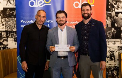 Conor Frenette reçoit le Prix Leadership Guy-Lafleur