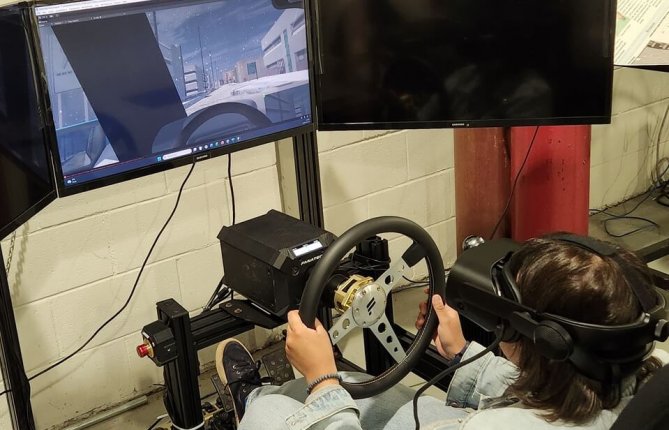 Lane-Keeping Approach of an Autonomous Vehicle in Winter Conditions using Virtual Reality and User Experience Assessment