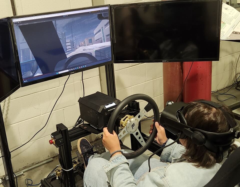 Lane-Keeping Approach of an Autonomous Vehicle in Winter Conditions using Virtual Reality and User Experience Assessment