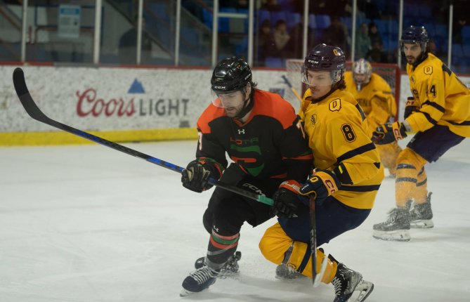Les Patriotes de l’UQTR accueilleront trois formations universitaires au Colisée Vidéotron pour un tournoi préparatoire!