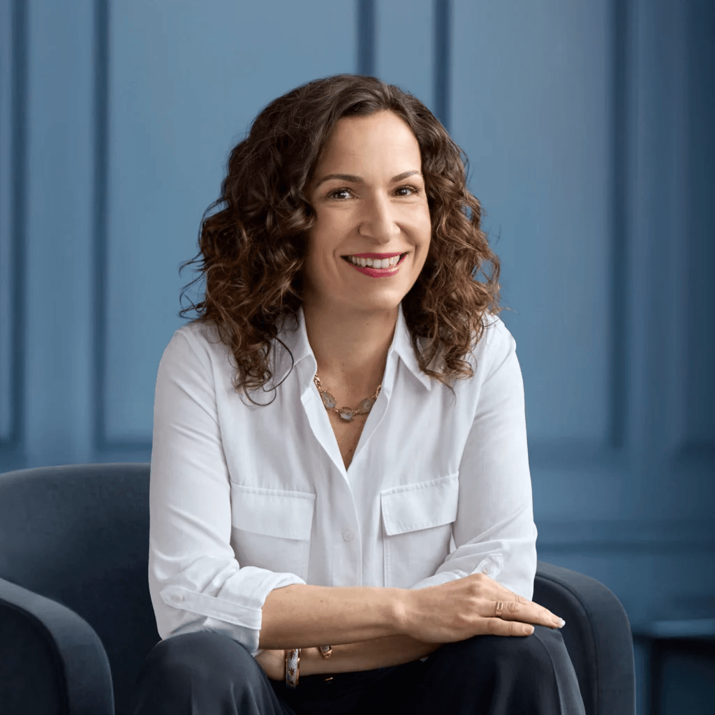 Photo professionnelle de Véronique Proulx, présidente-directrice générale de la Fédération des chambres de commerce du Québec.